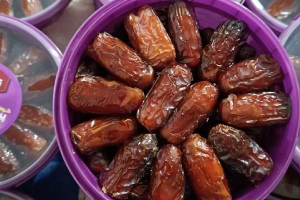 تصویر 1 از خرید خرما پیارم درجه 1 + قیمت فروش استثنایی